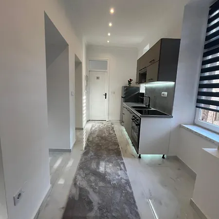 דירה Luxury - 50 M From Old Clock Tower