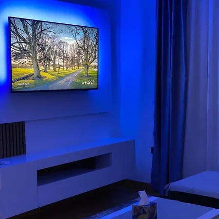 Luxury - 50 M From Old Clock Tower Apartman